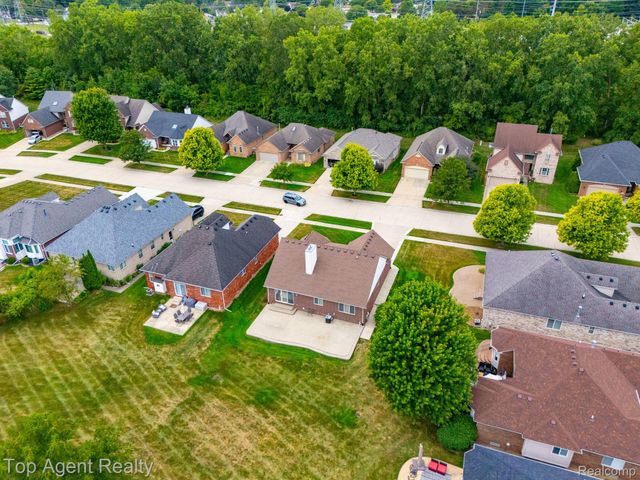 40580 Long Horn Drive, Sterling Heights, MI 48313