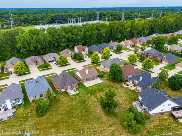 40580 Long Horn Drive, Sterling Heights, MI 48313