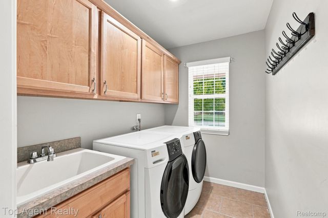 40580 Long Horn Drive, Sterling Heights, MI 48313