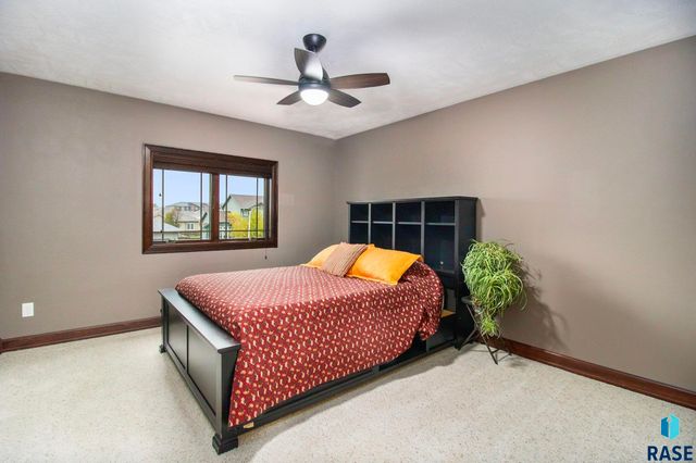 1604 S Kinderhook Ave Avenue, Sioux Falls, SD 57106