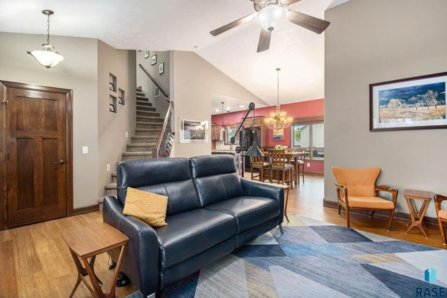 1604 S Kinderhook Ave Avenue, Sioux Falls, SD 57106