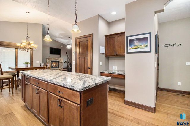 1604 S Kinderhook Ave Avenue, Sioux Falls, SD 57106