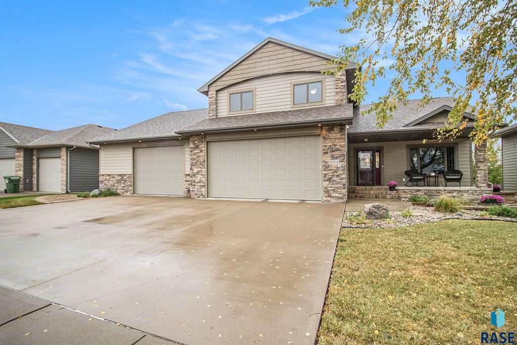 1604 S Kinderhook Ave Avenue, Sioux Falls, SD 57106