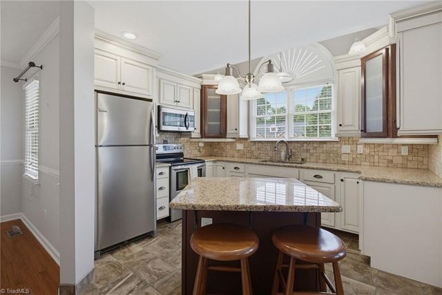 521 Lowergate Lane, Kernersville, NC 27284