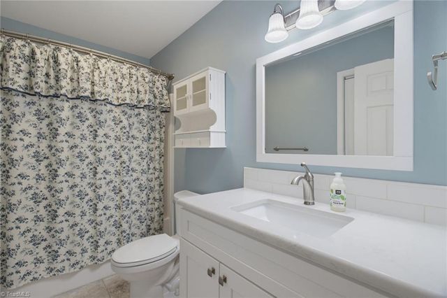 521 Lowergate Lane, Kernersville, NC 27284