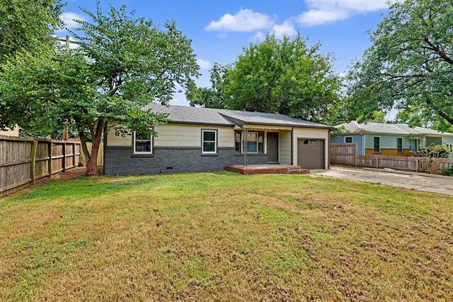 617 W 4th, Haysville, KS 67060