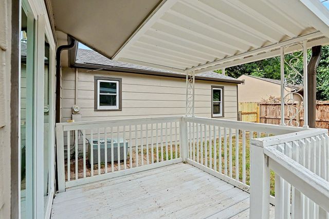617 W 4th, Haysville, KS 67060