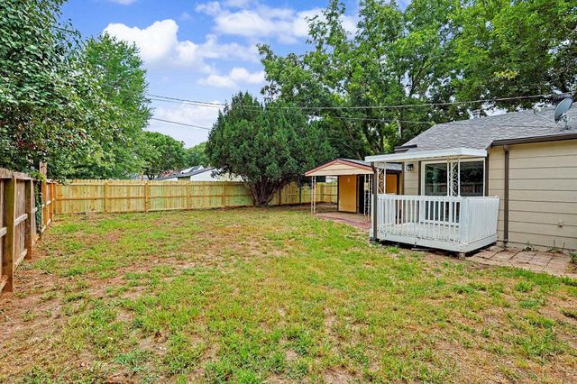 617 W 4th, Haysville, KS 67060