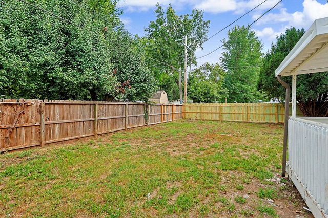 617 W 4th, Haysville, KS 67060