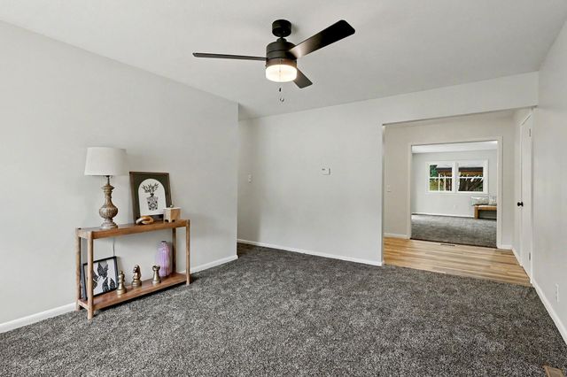 617 W 4th, Haysville, KS 67060