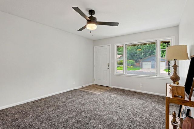 617 W 4th, Haysville, KS 67060