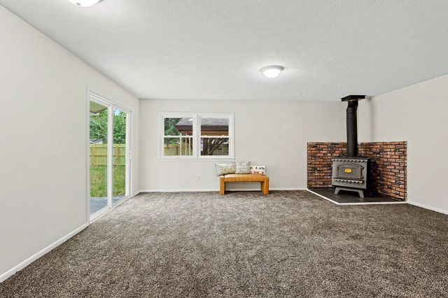 617 W 4th, Haysville, KS 67060