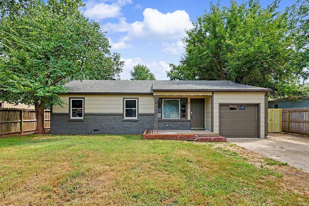 617 W 4th, Haysville, KS 67060