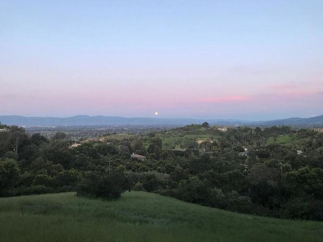 22301 Rolling Hills Road, Saratoga, CA 95070