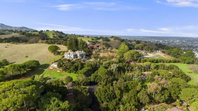 22301 Rolling Hills Road, Saratoga, CA 95070