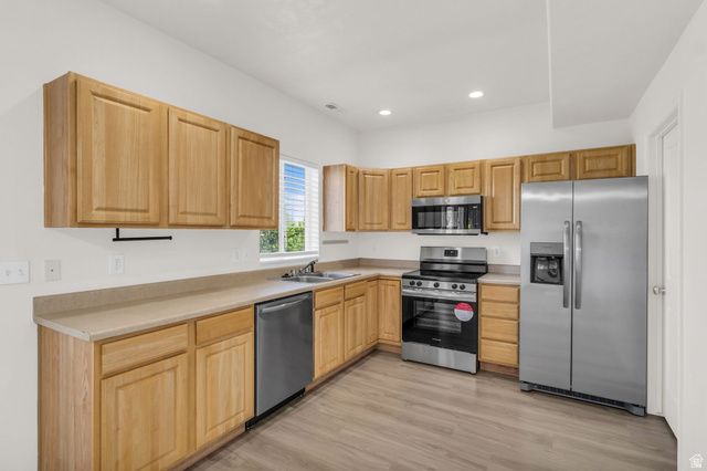 5086 W WIND ROCK LN, Herriman, UT 84096