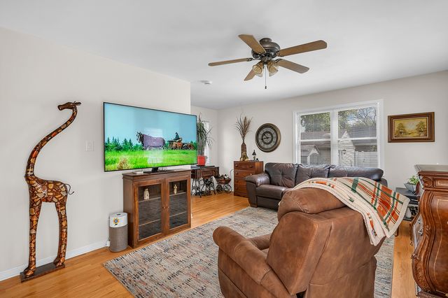 17803 Escanaba Avenue, Lansing, IL 60438