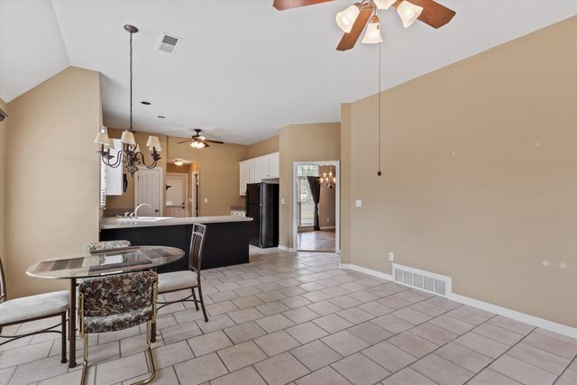 8955 RIVER PINE DR, Cordova, TN 38016