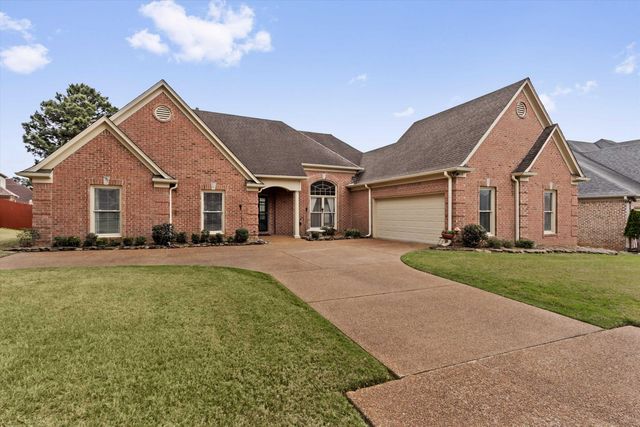8955 RIVER PINE DR, Cordova, TN 38016