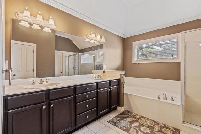 8955 RIVER PINE DR, Cordova, TN 38016