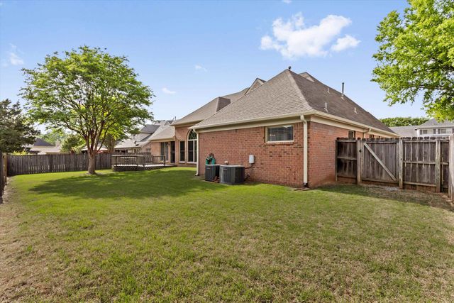 8955 RIVER PINE DR, Cordova, TN 38016