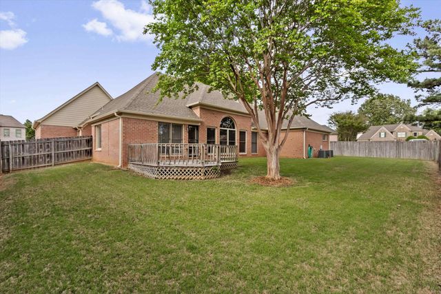 8955 RIVER PINE DR, Cordova, TN 38016