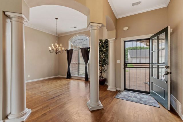 8955 RIVER PINE DR, Cordova, TN 38016