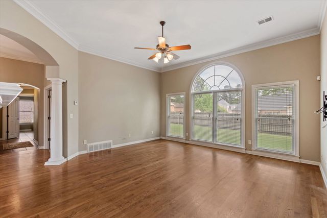 8955 RIVER PINE DR, Cordova, TN 38016