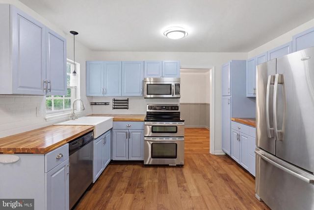 36 MIDLAND DR, Newark, DE 19713
