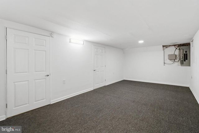 36 MIDLAND DR, Newark, DE 19713
