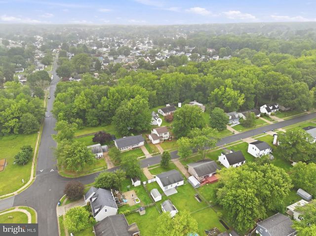 36 MIDLAND DR, Newark, DE 19713