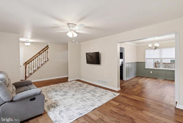 36 MIDLAND DR, Newark, DE 19713