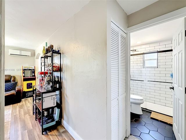 800 NW 17th Ter, Pompano Beach, FL 33069