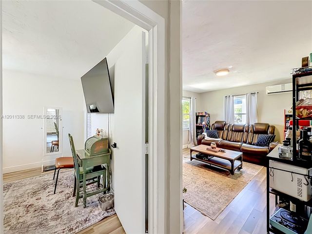 800 NW 17th Ter, Pompano Beach, FL 33069