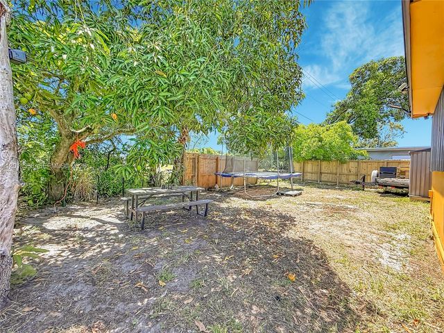800 NW 17th Ter, Pompano Beach, FL 33069