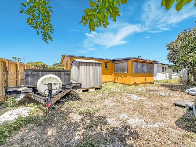 800 NW 17th Ter, Pompano Beach, FL 33069