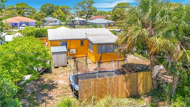 800 NW 17th Ter, Pompano Beach, FL 33069