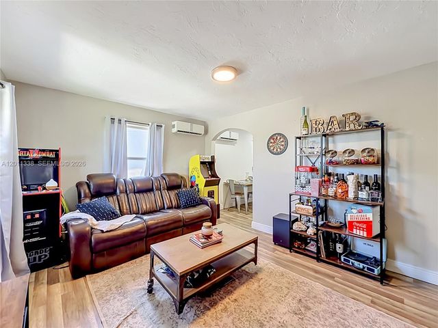 800 NW 17th Ter, Pompano Beach, FL 33069