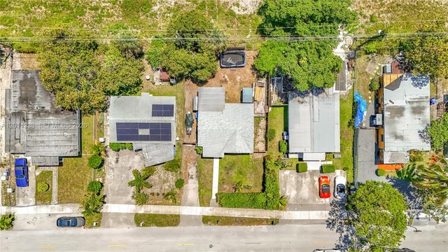 800 NW 17th Ter, Pompano Beach, FL 33069