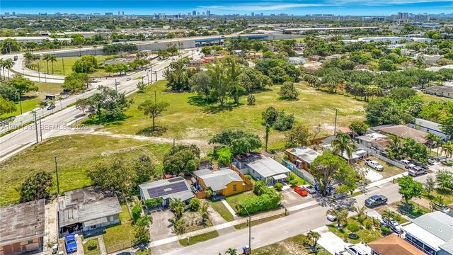 800 NW 17th Ter, Pompano Beach, FL 33069