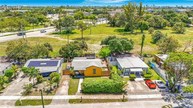 800 NW 17th Ter, Pompano Beach, FL 33069