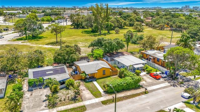 800 NW 17th Ter, Pompano Beach, FL 33069