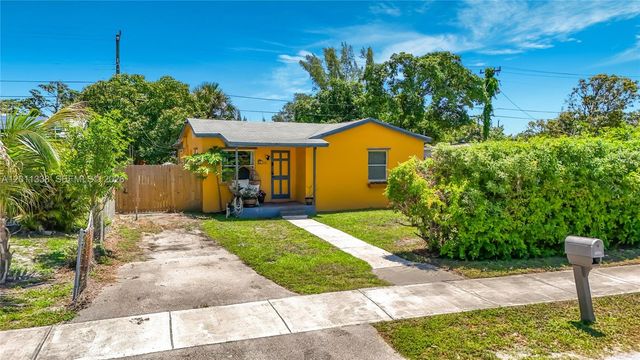 800 NW 17th Ter, Pompano Beach, FL 33069