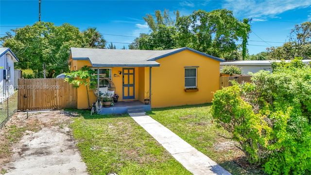 800 NW 17th Ter, Pompano Beach, FL 33069