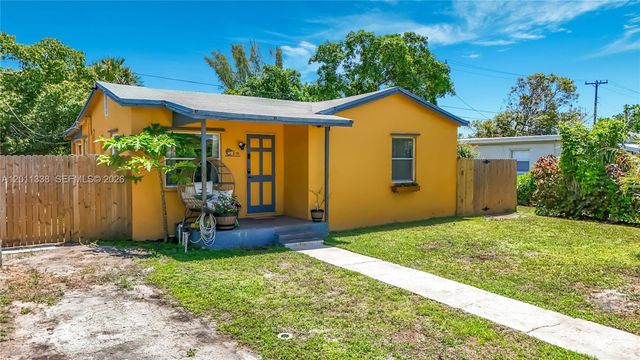 800 NW 17th Ter, Pompano Beach, FL 33069