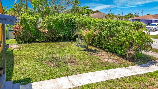 800 NW 17th Ter, Pompano Beach, FL 33069