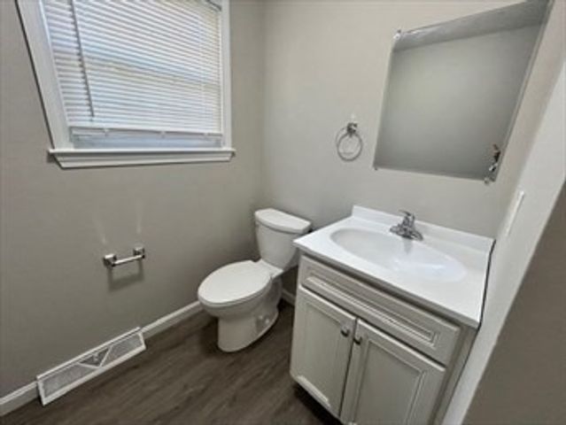 85 Emmet 85, Brockton, MA 02302