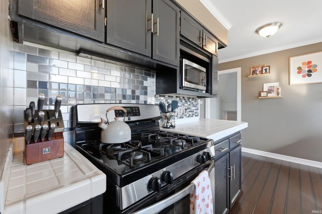 9166 Auburn Road, Fort Wayne, IN 46825