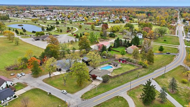 9166 Auburn Road, Fort Wayne, IN 46825