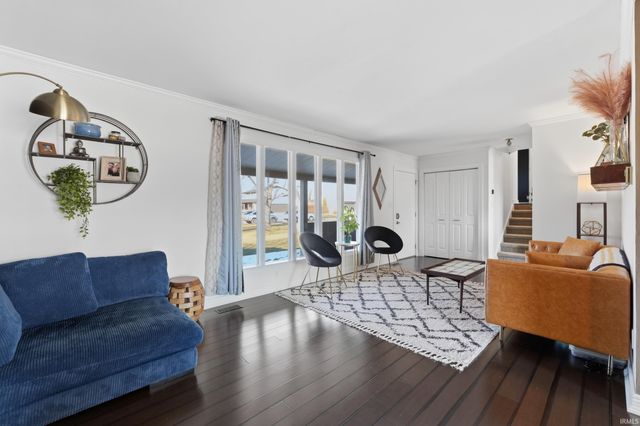 9166 Auburn Road, Fort Wayne, IN 46825